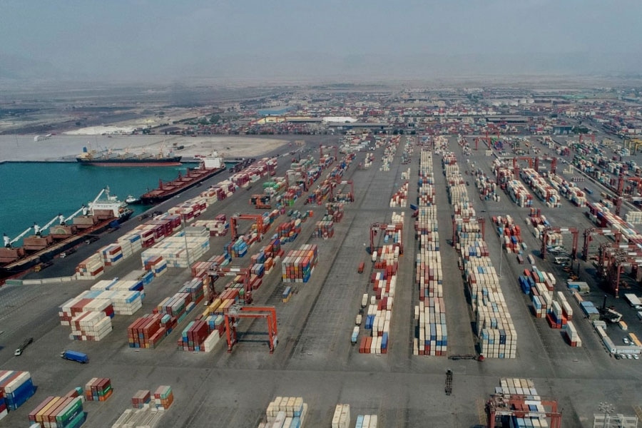 130,000 Ships Dock at Iran Ports Annually despite Sanctions