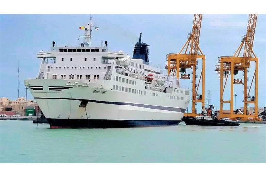 "Grand Ferry" passenger-cargo ship berths successfully at Bushehr Port