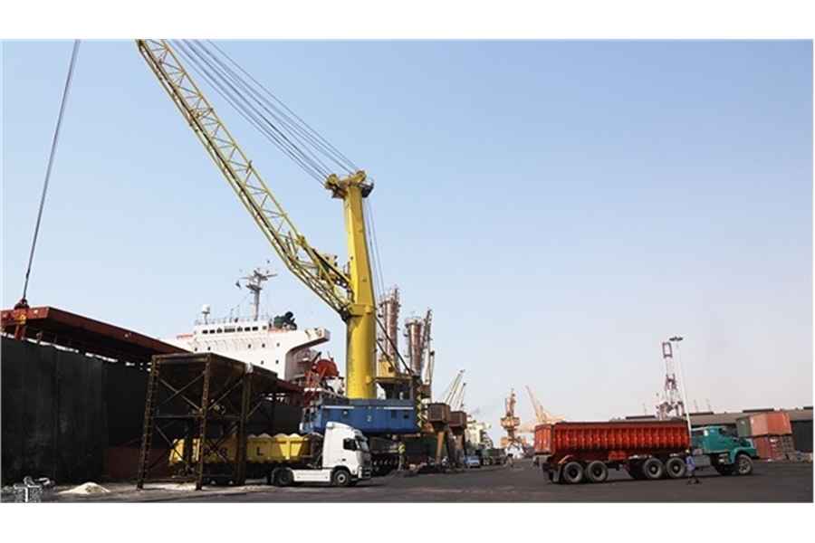 540,000 tons of basic commodities stored in Shahid Rajaei port