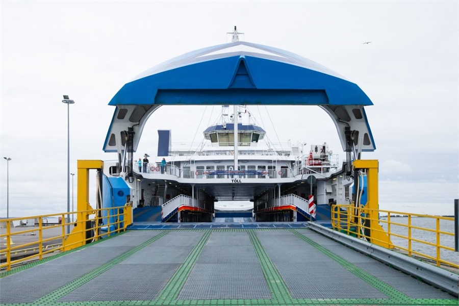Estonia’s first hybrid ferry starts service