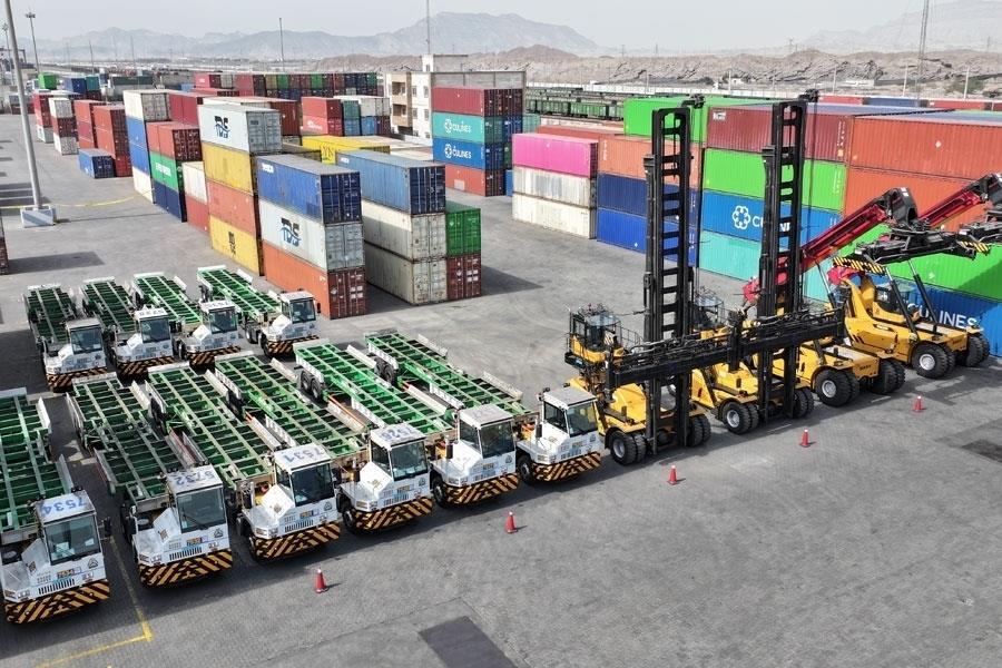 Operation of new port equipment at Shahid Rajaee Port