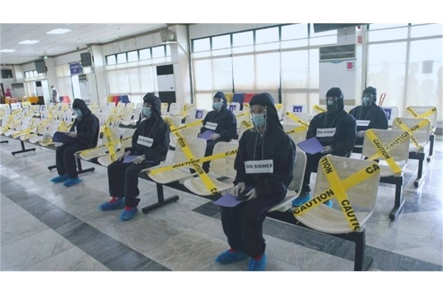 Philippines Restricts Crew Changes to Combat New Strain of COVID-19