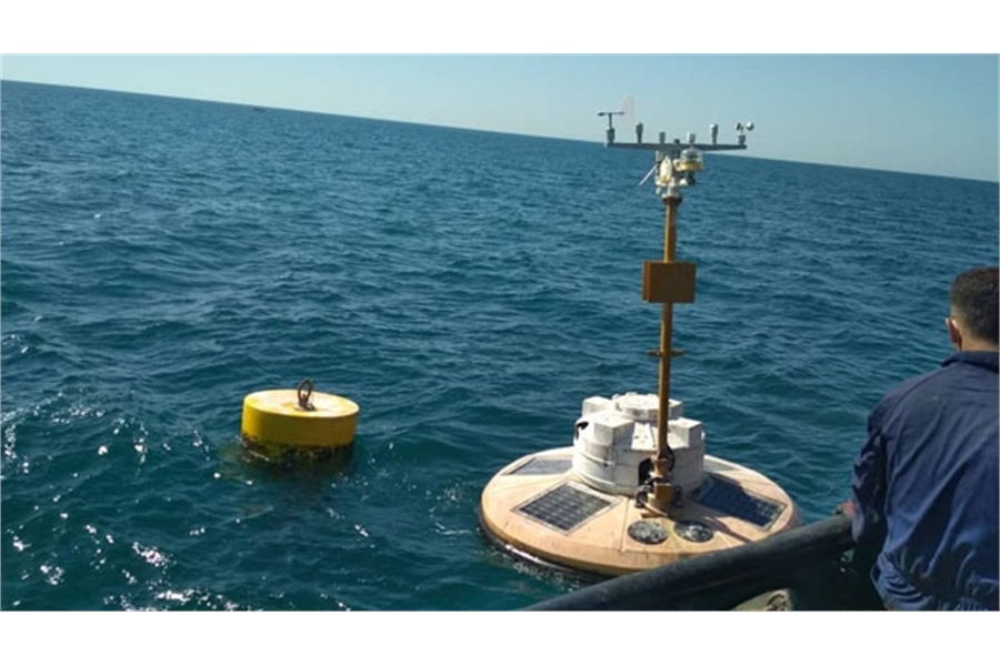 Construction of the first domestically produced wave recording buoys in Chabahar port