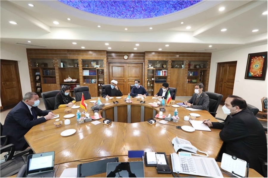 Kyrgyzstan expresses interest in transit of goods through Iranian ports