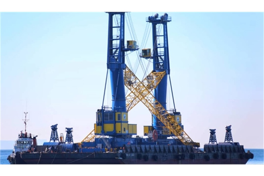 The first shipment of port equipment supplied by Indians arrives at Chabahar Port