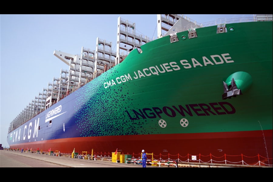 World's Largest LNG-Powered Containership Commissioned