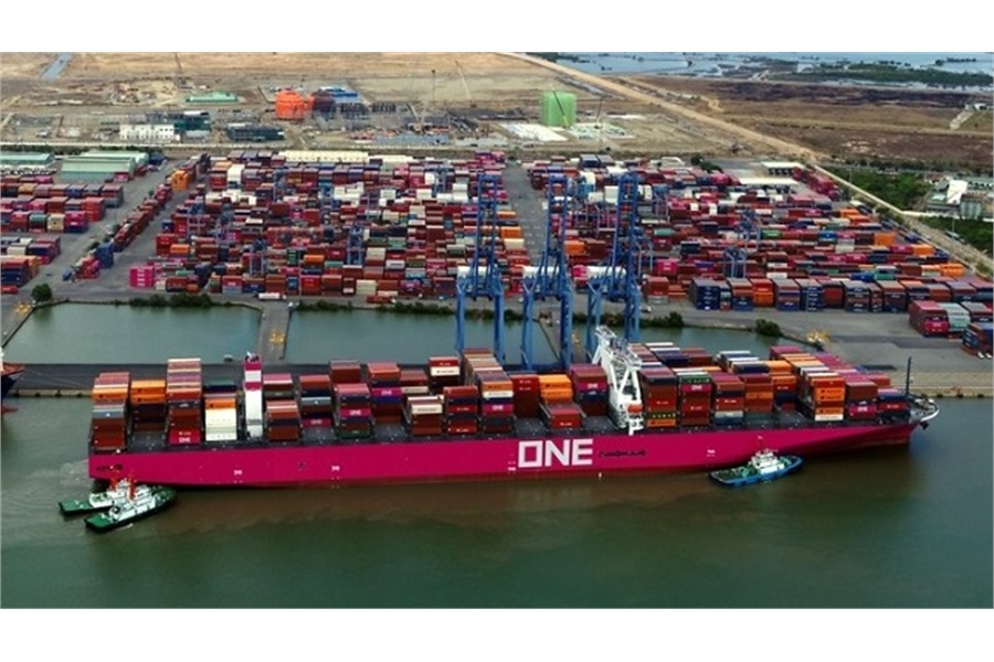 1,900 Containers Lost or Damaged on ONE Boxship